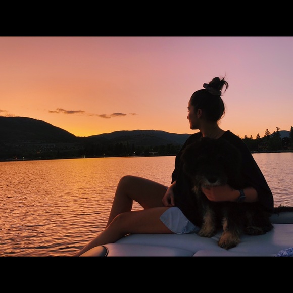 Meet your Posher, Emily - Picture 1 of 1